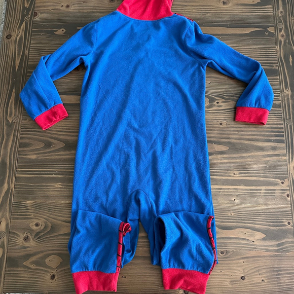 Boys Red & Blue Superhero One-Piece Pajama Suit – Hooded, Flame Resistant M - Picture 5 of 8